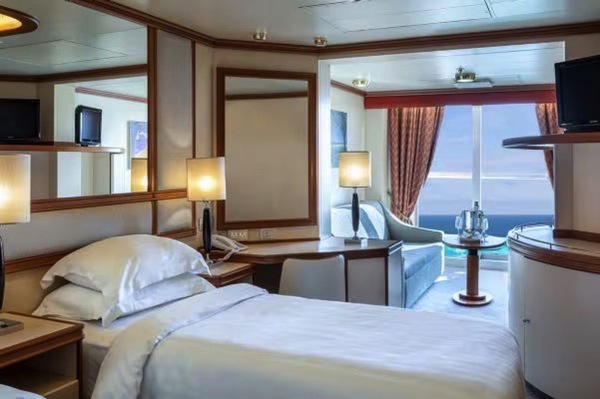 P&O Cruises, Ventura, Superior Deluxe Balcony Cabin.jpg